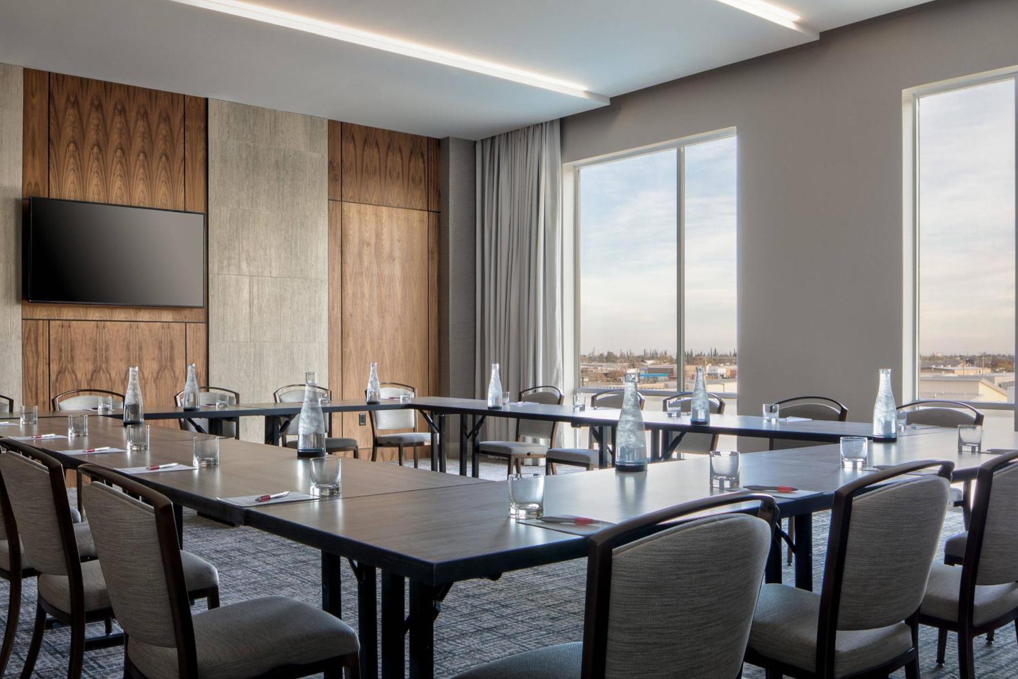 Odessa Marriott Hotel & Conference Center Екстер'єр фото