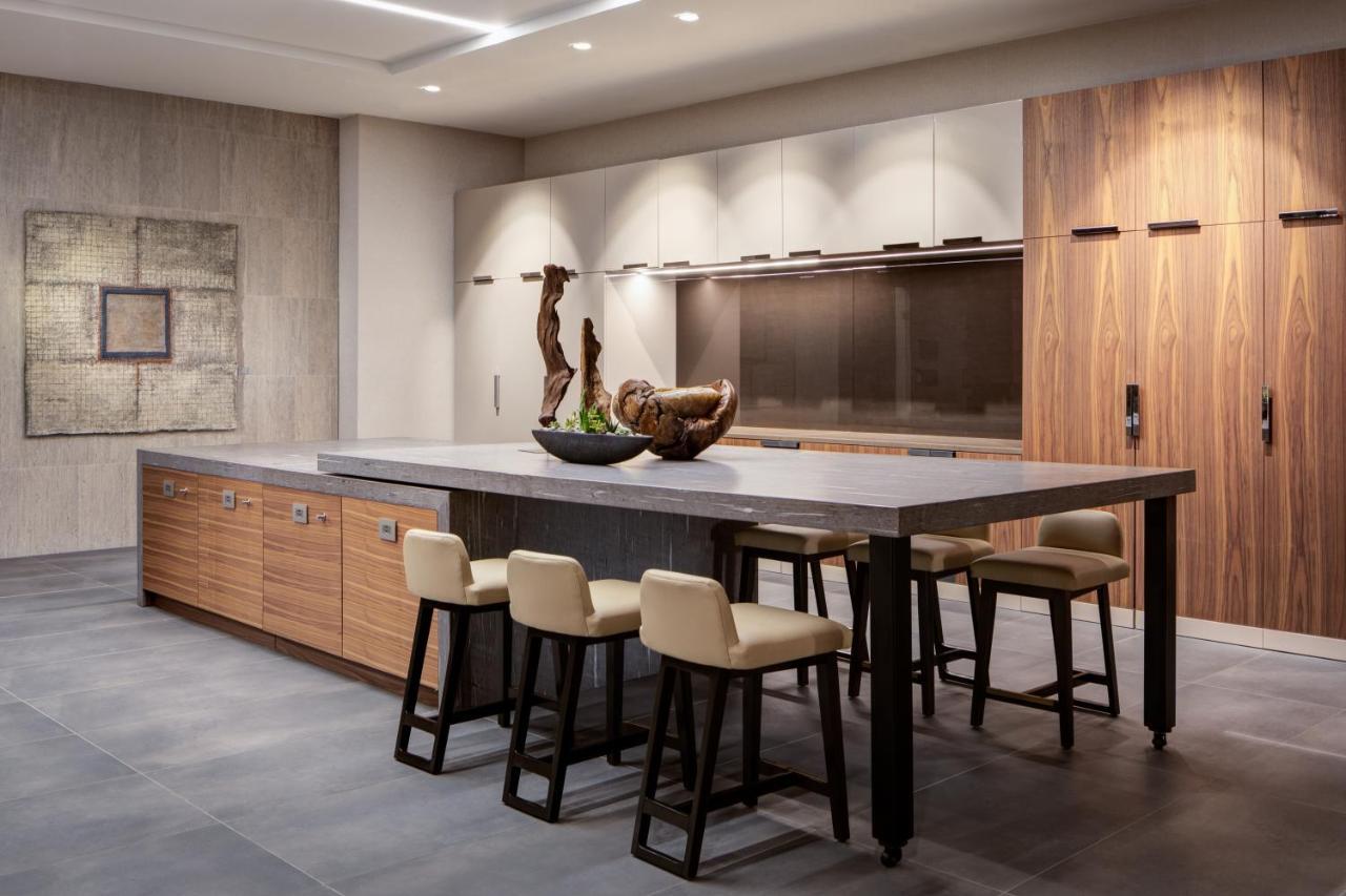 Odessa Marriott Hotel & Conference Center Екстер'єр фото